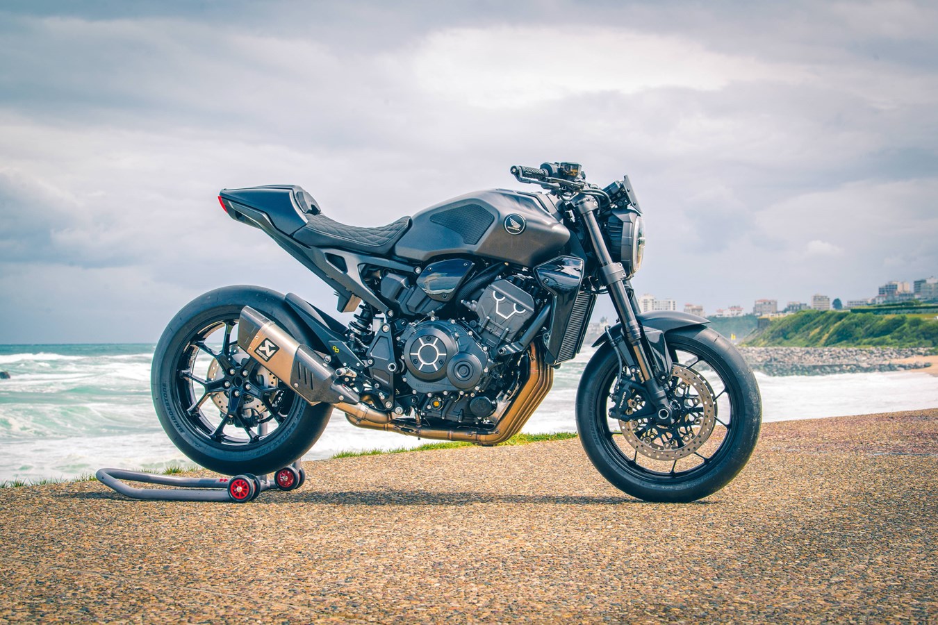 CB1000R ‘Black Edition’ - By: 3C Motos dealer, Biarritz, France